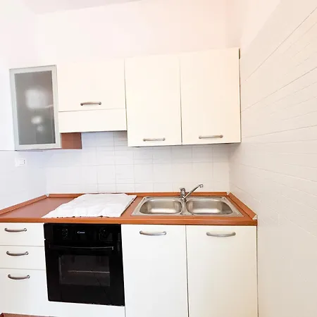 Appartamento Due Camere, Vicino Al Mare - Susanna